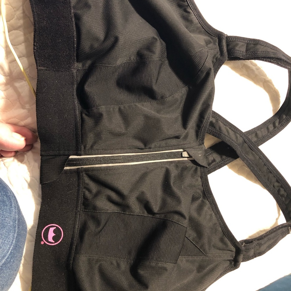 SheFit Ultimate Sports Bra - size 6 luxe